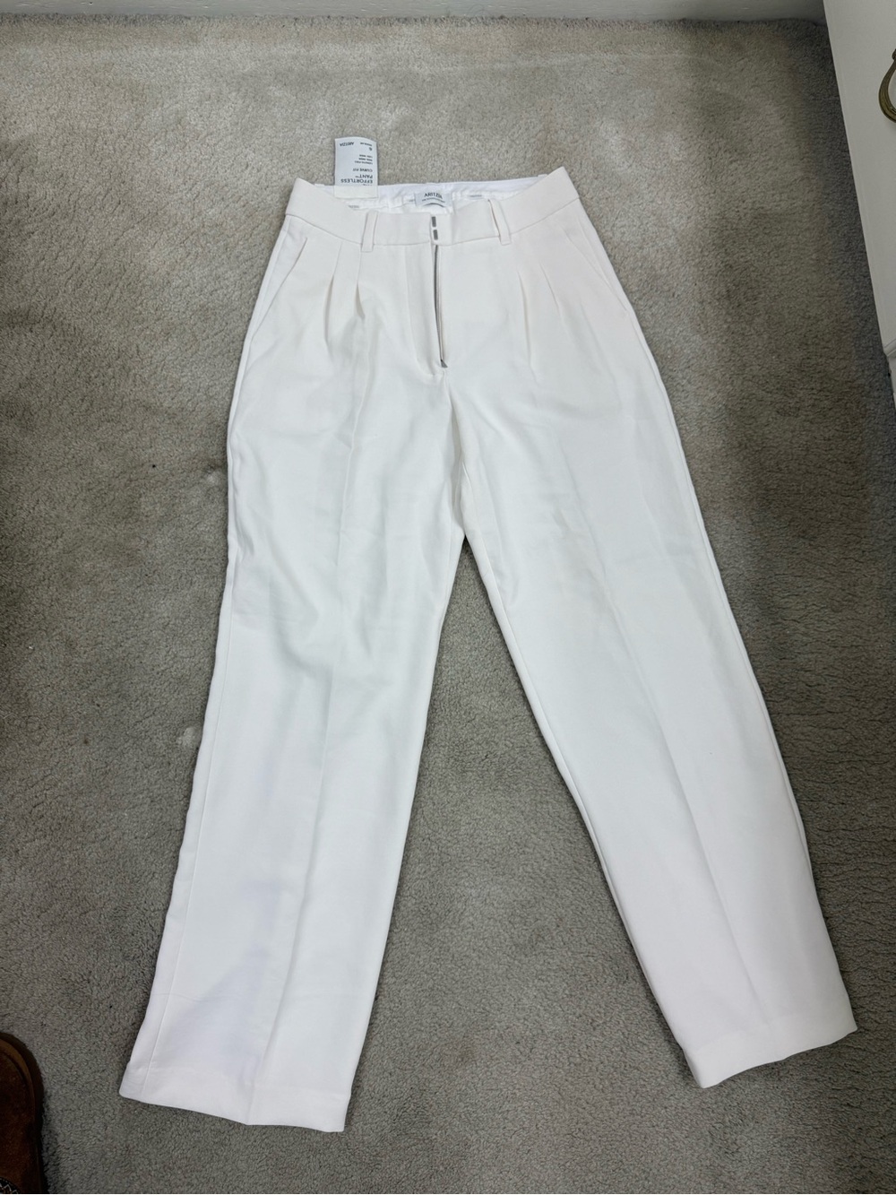Aritzia Effortless Pant